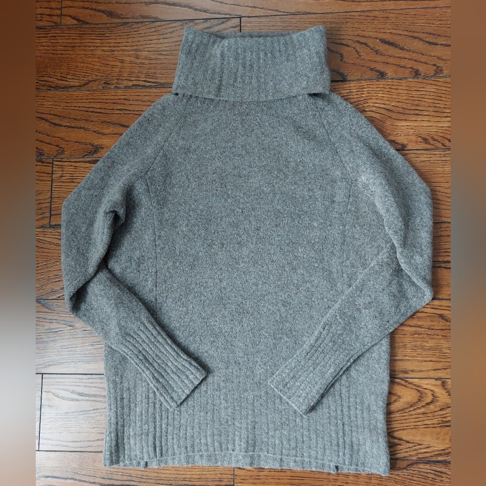 Aritzia Plutarch Wool Sweater XXS